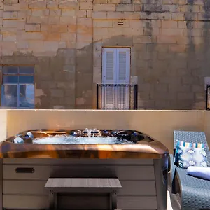 Exquisite 3-bedroom Duplex Penthouse With Jacuzzi In Centre , Valletta Malta
